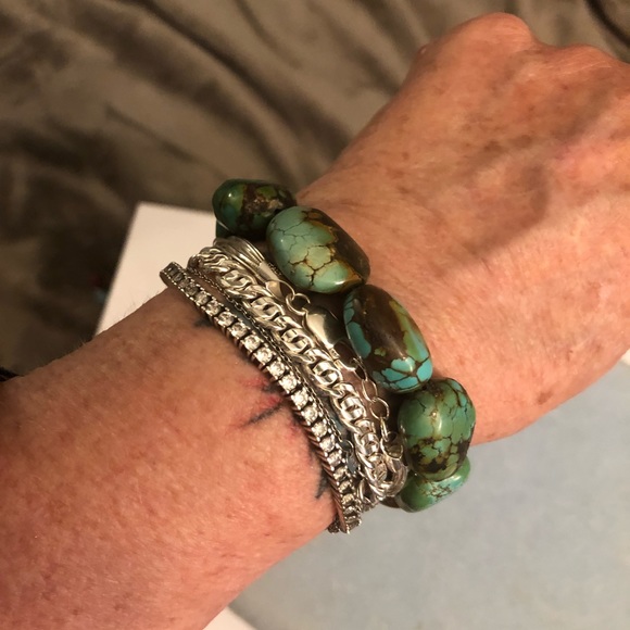 Turquoise stone stretched bracelet.  Real turquoise. - Picture 4 of 5